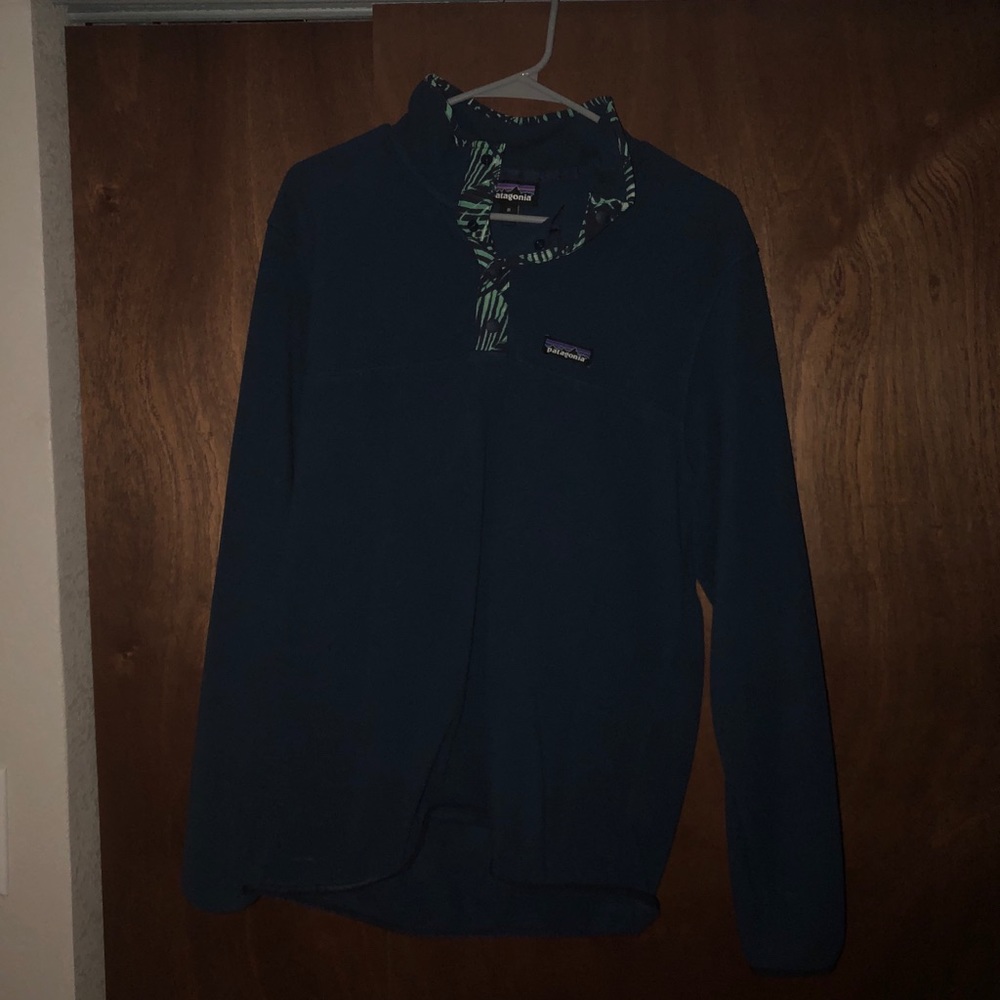 Medium Patagonia Dark Blue pullover